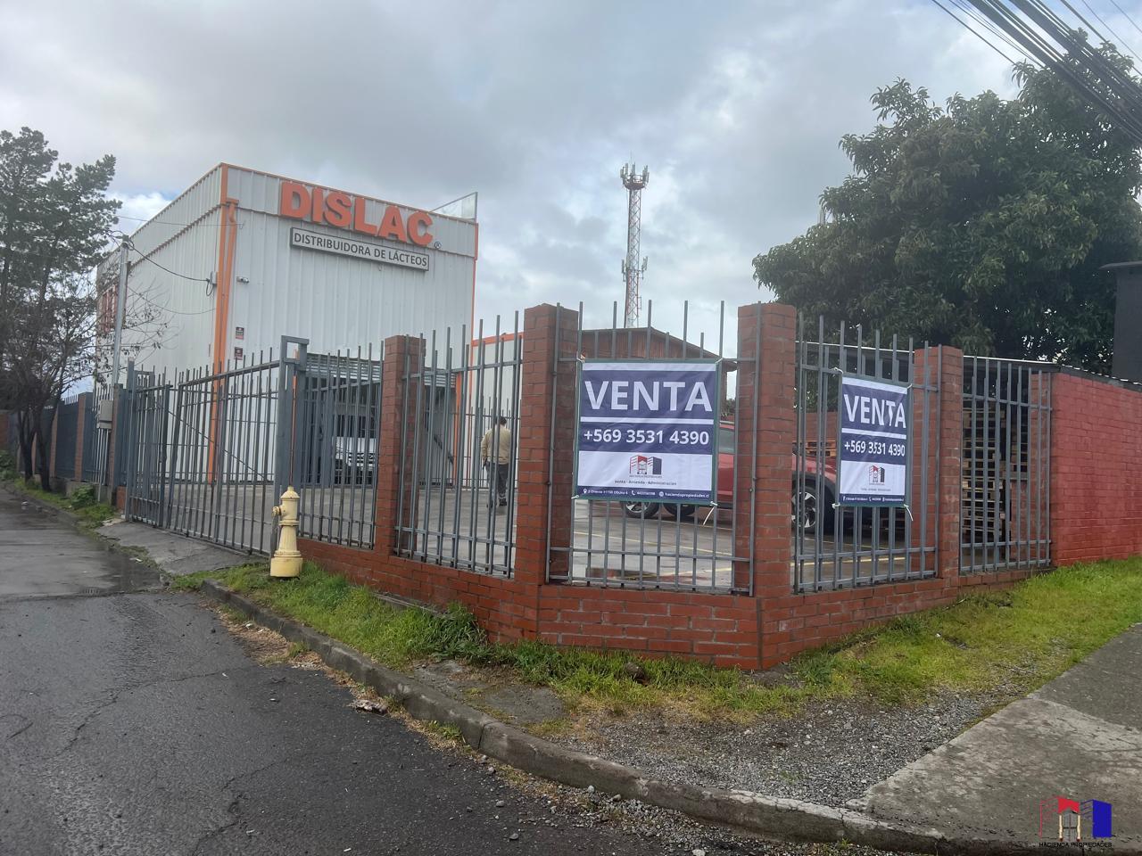 Vendemos estupenda Bodega con C�mara de frio. Ubicada a 50 mts del cruce Varoli Talca.